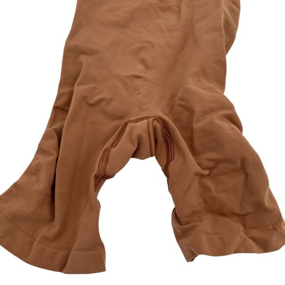 Skims Seamless Sculpting Mid Thigh Bodysuit NWOT Size XS - Picture 2 of 6